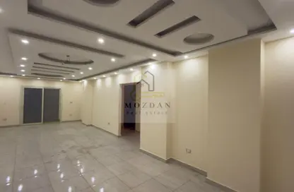 Apartment - 3 Bedrooms - 2 Bathrooms for rent in 10th Sector - Zahraa El Maadi - Hay El Maadi - Cairo