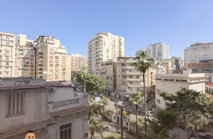 شقة - 3 غرف نوم - 2 حمامات للبيع في شارع عبد المنعم الدليل - ثروت - حي شرق - الاسكندرية