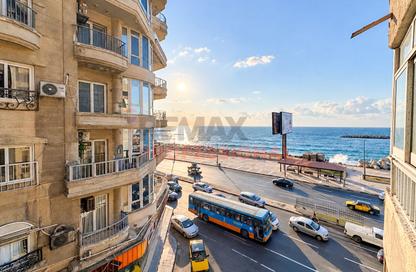 Apartment - 2 - 1 for sale in Shaarawy St. - Laurent - Hay Sharq - Alexandria