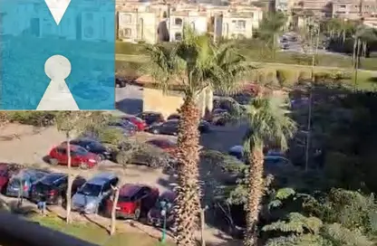 Apartment - 2 Bedrooms - 1 Bathroom for sale in Hadayek Al Mohandessin - 4th District - Sheikh Zayed City - Giza