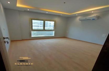 Apartment - 3 Bedrooms - 2 Bathrooms for sale in Mountain View iCity - 5th Settlement Compounds - The 5th Settlement - New Cairo City - Cairo