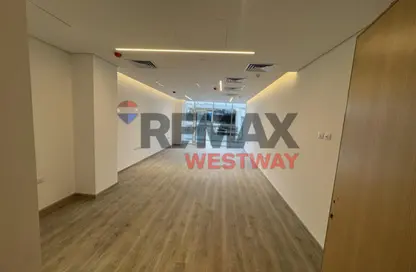 Office Space - 1 Bedroom - 2 Bathrooms for rent in Centrada Plaza - Juhayna Square - 6 October City - Giza