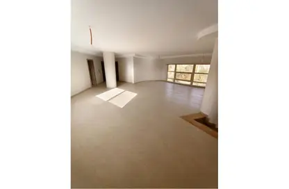 فيلا - استوديو - 8 حمامات للايجار في رويال لاجون - المستثمرين الشمالية - مدينة القاهرة الجديدة - القاهرة