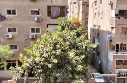 Apartment - 2 Bedrooms - 1 Bathroom for sale in Makram Ebeid St. - 6th Zone - Nasr City - Cairo
