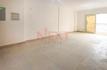 شقة - 3 غرف نوم - 3 حمامات للايجار في صوارى - كمبوندات الاسكندرية - الاسكندرية