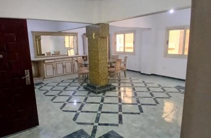 شقة - 4 غرف نوم - 2 حمامات للايجار في شارع 300 - المعادي الجديدة - حي المعادي - القاهرة