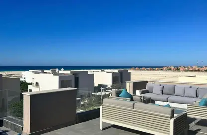 منزل مزدوج - 4 غرف نوم - 3 حمامات للبيع في سوان ليك الساحل الشمالي - قسم الضبعة - الساحل الشمالي