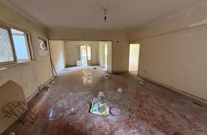 Apartment - 3 Bedrooms - 1 Bathroom for sale in Mohi Al Din Abou El Ezz St. - Dokki - Giza Apartment - 3 Bedrooms - 1 Bathroom for sale in Mohi Al Din Abou El Ezz St. - Dokki - Giza