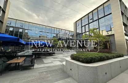 مساحات مكتبية - 3 غرف نوم - 2 حمامات للايجار في 5 اي لواترواي - الطريق الدائري - التجمع الخامس - مدينة القاهرة الجديدة - القاهرة