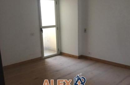 Apartment - 3 Bedrooms - 1 Bathroom for sale in Green Plaza St. - Smouha - Hay Sharq - Alexandria Apartment - 3 Bedrooms - 1 Bathroom for sale in Green Plaza St. - Smouha - Hay Sharq - Alexandria