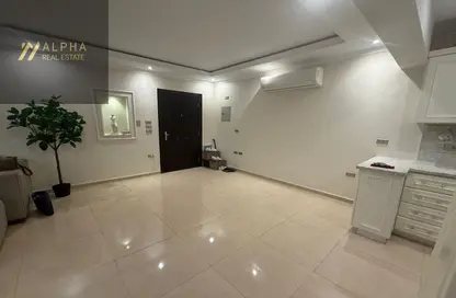 شقة - 2 غرف نوم - 2 حمامات للايجار في جاليريا  مون فالى - المستثمرين الجنوبية - مدينة القاهرة الجديدة - القاهرة