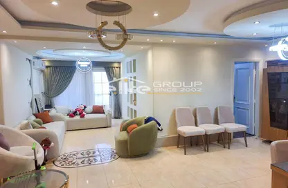 Apartment - 3 Bedrooms - 2 Bathrooms for sale in Camp Chezar - Hay Wasat - Alexandria