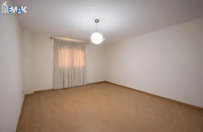 شقة - 3 غرف نوم - 1 حمام للبيع في طريق بلبيس - خط 10 - الحي الثالث - مدينة العبور - القليوبية