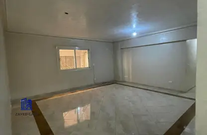 Apartment - 2 Bedrooms - 1 Bathroom for rent in Al Mostathmir El Saghir - 10th District - Sheikh Zayed City - Giza