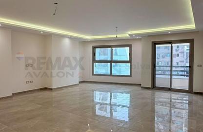 Apartment - 4 Bedrooms - 3 Bathrooms for sale in Saba Basha - Hay Sharq - Alexandria