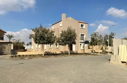 Villa - 5 Bedrooms - 6 Bathrooms for sale in Hyde Park - New Cairo City - Cairo