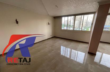 Apartment - 3 - 1 for sale in Abd Al Aziz Essa St. - 10th Zone - Nasr City - Cairo