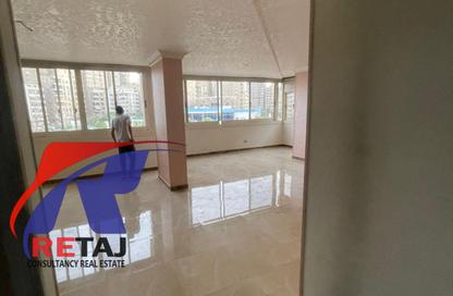 Apartment - 3 - 1 for sale in Abd Al Aziz Essa St. - 10th Zone - Nasr City - Cairo