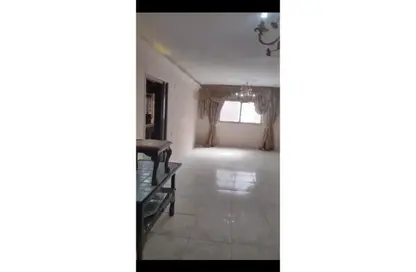 Apartment - 3 Bedrooms - 1 Bathroom for sale in Al Sheikh Ahmed Elsawy St. - 6th Zone - Nasr City - Cairo