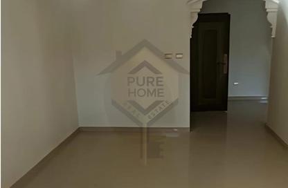 Apartment - 2 Bedrooms - 1 Bathroom for sale in Abo Egela St. - Laurent - Hay Sharq - Alexandria