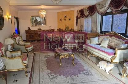 Apartment - 3 Bedrooms - 3 Bathrooms for sale in Zamalek - Cairo