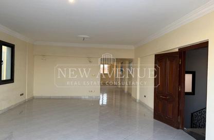 Apartment - 2 Bedrooms - 1 Bathroom for sale in Doctor Yassin Abdel Ghaffar St. - Area C - Ganoob El Acadimia - New Cairo City - Cairo