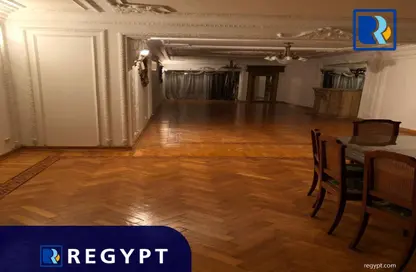 شقة - 4 غرف نوم - 3 حمامات للايجار في شارع احمد حشمت - الزمالك - القاهرة