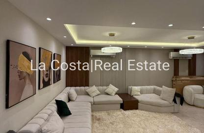 Apartment - 3 - 2 for sale in Stone Residence - 5th Settlement Compounds - The 5th Settlement - New Cairo City - Cairo