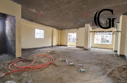 شقة - 4 غرف نوم - 3 حمامات للبيع في شارع 10 - المجاورة الاولي - الحي الثامن - مدينة الشروق - القاهرة