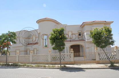 فيلا - 4 - 5 للبيع في حياة ريزيدنس - شارع التسعين الشمالي - التجمع الخامس - مدينة القاهرة الجديدة - القاهرة