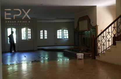 فيلا - 7 غرف نوم - 5 حمامات للبيع في طريق الشروق - المجاورة الاولي - الحي الثامن - مدينة الشروق - القاهرة