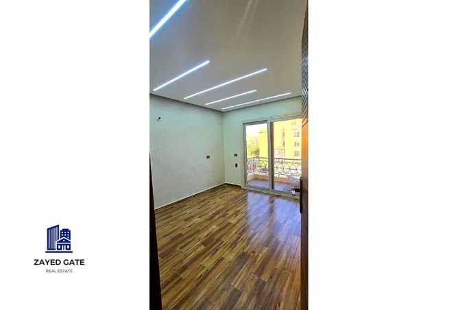 98273974 - Property Image 3