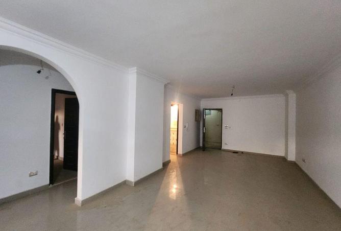 8593379 - Property Image 3