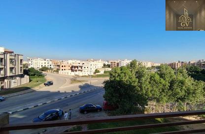 شقة - 3 غرف نوم - 3 حمامات للبيع في المجاورة الثانية - الحي الثالث شرق - مدينة الشروق - القاهرة