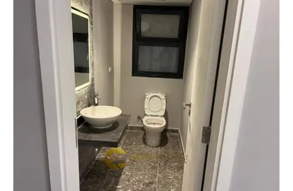 شقة - 3 غرف نوم - 3 حمامات للايجار في فيلدج ويست - كمبوندات الشيخ زايد - الشيخ زايد - الجيزة