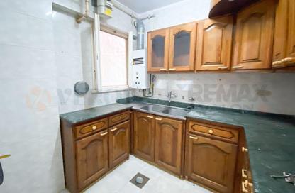 Apartment - 3 Bedrooms - 1 Bathroom for sale in Bolkly - Hay Sharq - Alexandria