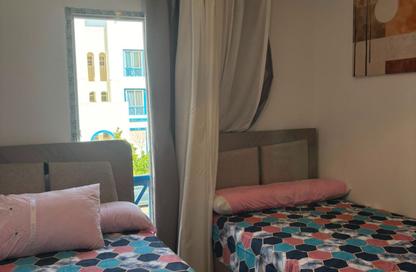 Chalet - 2 Bedrooms - 2 Bathrooms for rent in Mountain View - Ras Al Hekma - North Coast