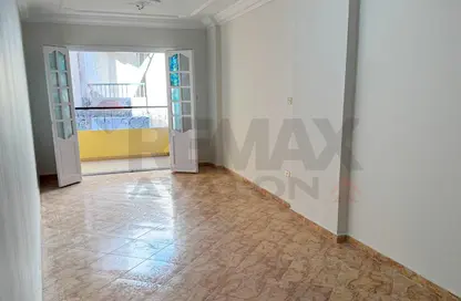 شقة - 2 غرف نوم - 1 حمام للبيع في شارع إسماعيل فهمى - سيدي بشر - حي اول المنتزة - الاسكندرية