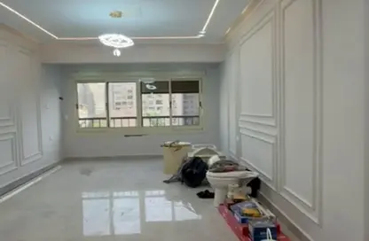 شقة - 2 غرف نوم - 2 حمامات للبيع في ميدان اسوان - العجوزة - الجيزة