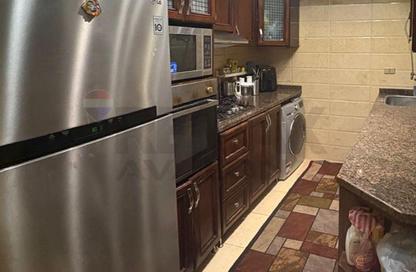Apartment - 3 Bedrooms - 1 Bathroom for sale in Taha Hamdy St. - Cleopatra - Hay Sharq - Alexandria