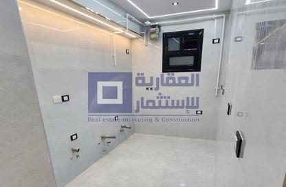 شقة - 3 غرف نوم - 2 حمامات للبيع في الحي الرابع - مدينة 6 أكتوبر - الجيزة