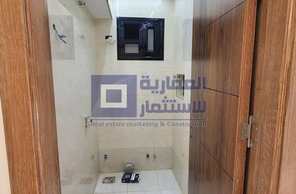 شقة - 3 غرف نوم - 2 حمامات للبيع في الحي الرابع - مدينة 6 أكتوبر - الجيزة