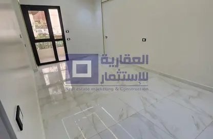 شقة - 3 غرف نوم - 2 حمامات للبيع في الحي الرابع - مدينة 6 أكتوبر - الجيزة