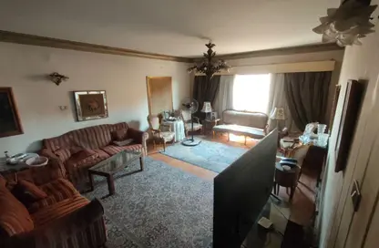 شقة - 3 غرف نوم - 2 حمامات للبيع في شارع الدكتور حسن الشريف - المنطقة الثامنة - مدينة نصر - القاهرة