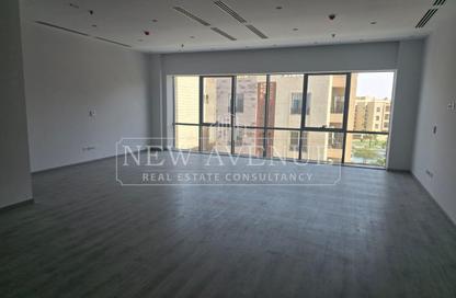 Office Space - Studio - 1 Bathroom for sale in South Gate Mall - South Teseen St. - The 5th Settlement - New Cairo City - Cairo