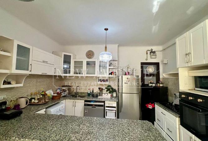 98828399 - Property Image 2
