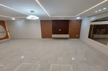 Apartment - 3 Bedrooms - 2 Bathrooms for sale in Mohandessin - Giza