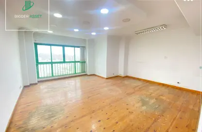 Office Space - 7+ Bedrooms - 4 Bathrooms for rent in Cornish El Nile St. - Maadi - Hay El Maadi - Cairo