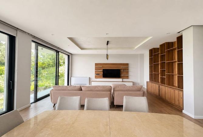 98003617 - Property Main Image