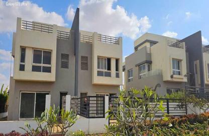Villa - 4 Bedrooms - 5 Bathrooms for sale in Hyde Park Central - The 6th Settlement - New Cairo City - Cairo